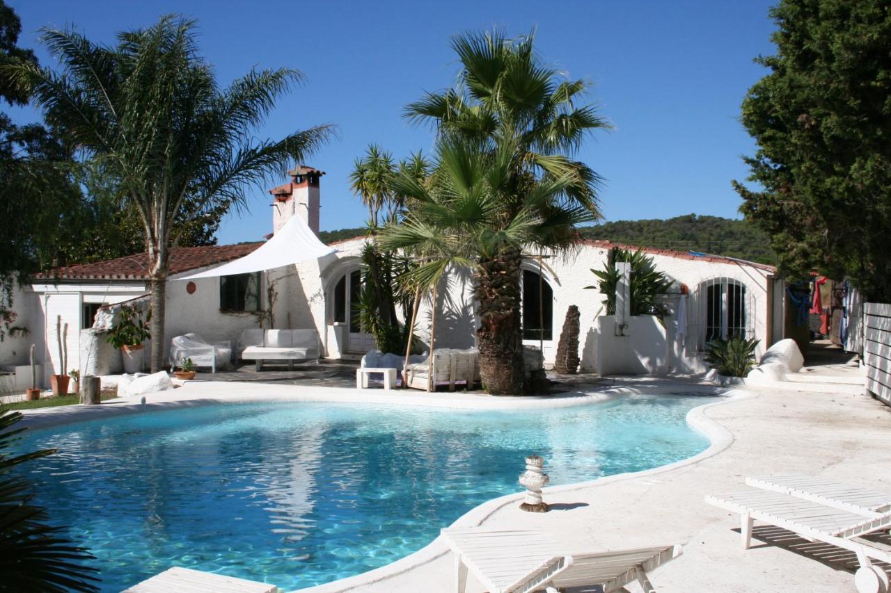 Bed and Breakfast Le Rondini Montrás Exteriér fotografie