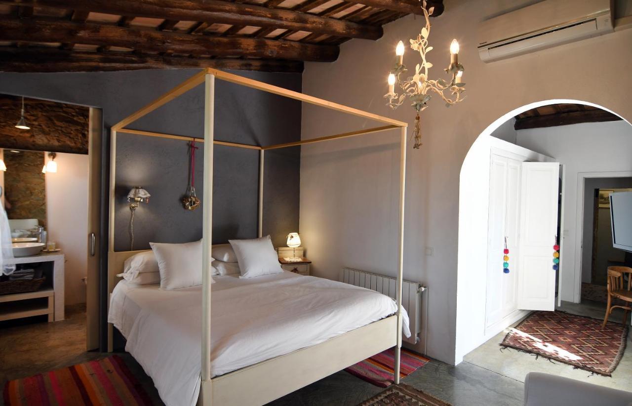 Bed and Breakfast Le Rondini Montrás Exteriér fotografie