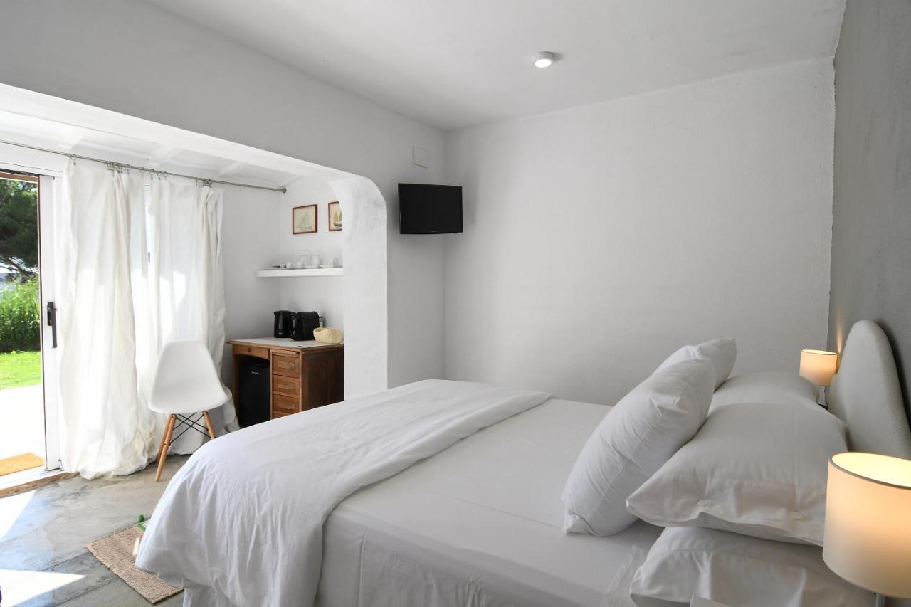 Bed and Breakfast Le Rondini Montrás Exteriér fotografie